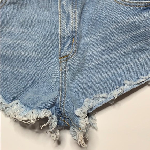 🌵Cheeky Forever 21 denim jean shorts - Picture 3 of 5